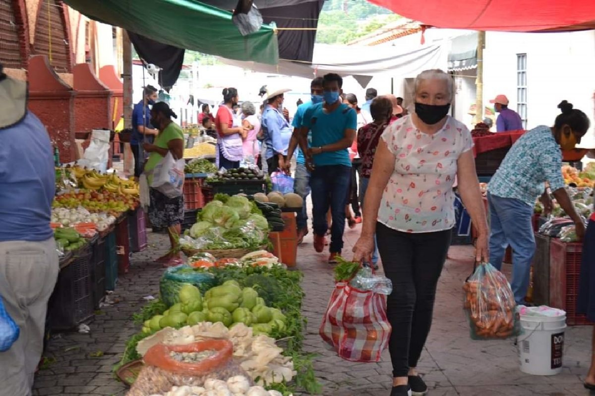 Reactivan al 100 por ciento las actividades económicas en Tetecala