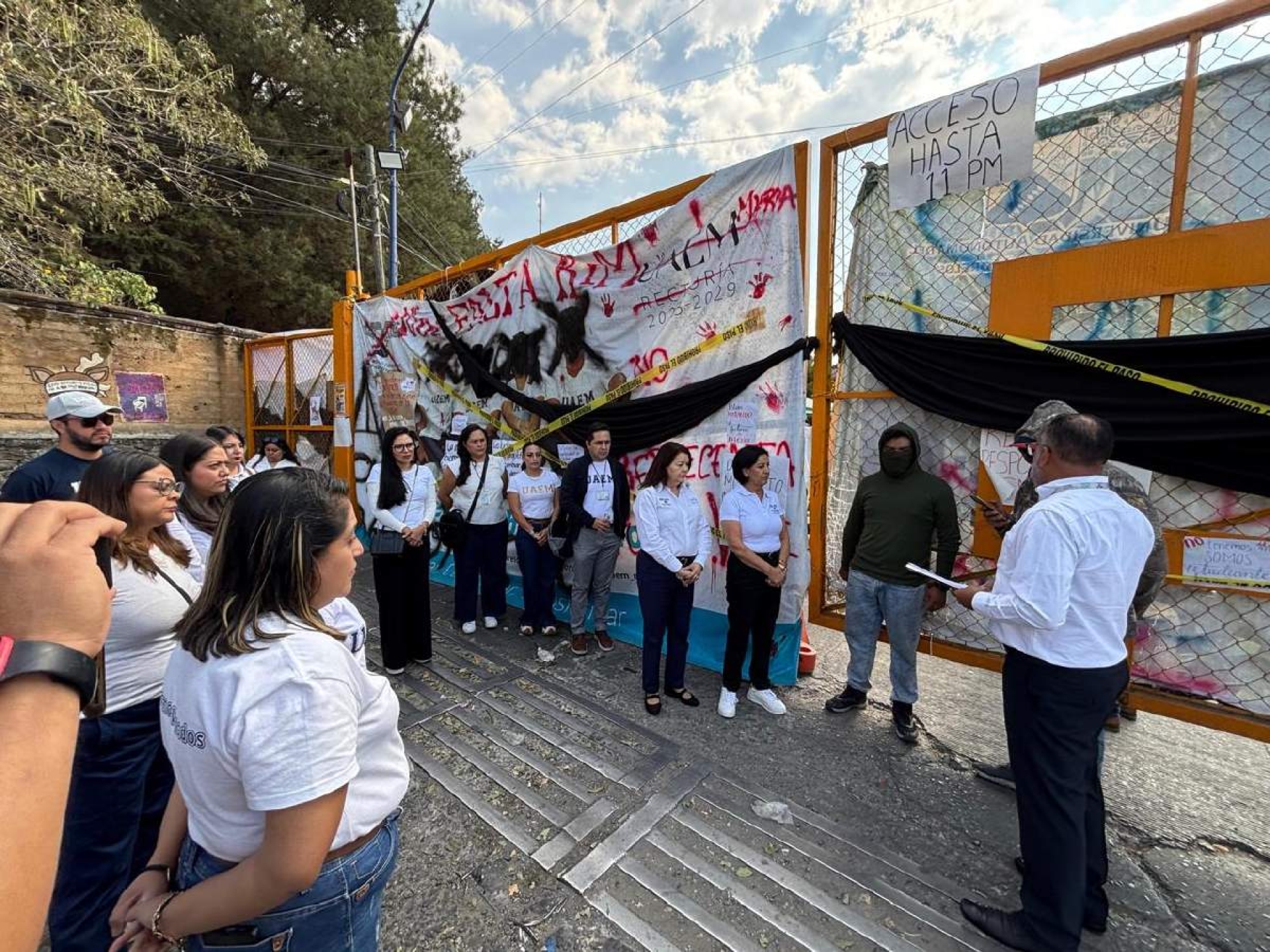Estudiantes exigen a la UAEM garantía de no represalias