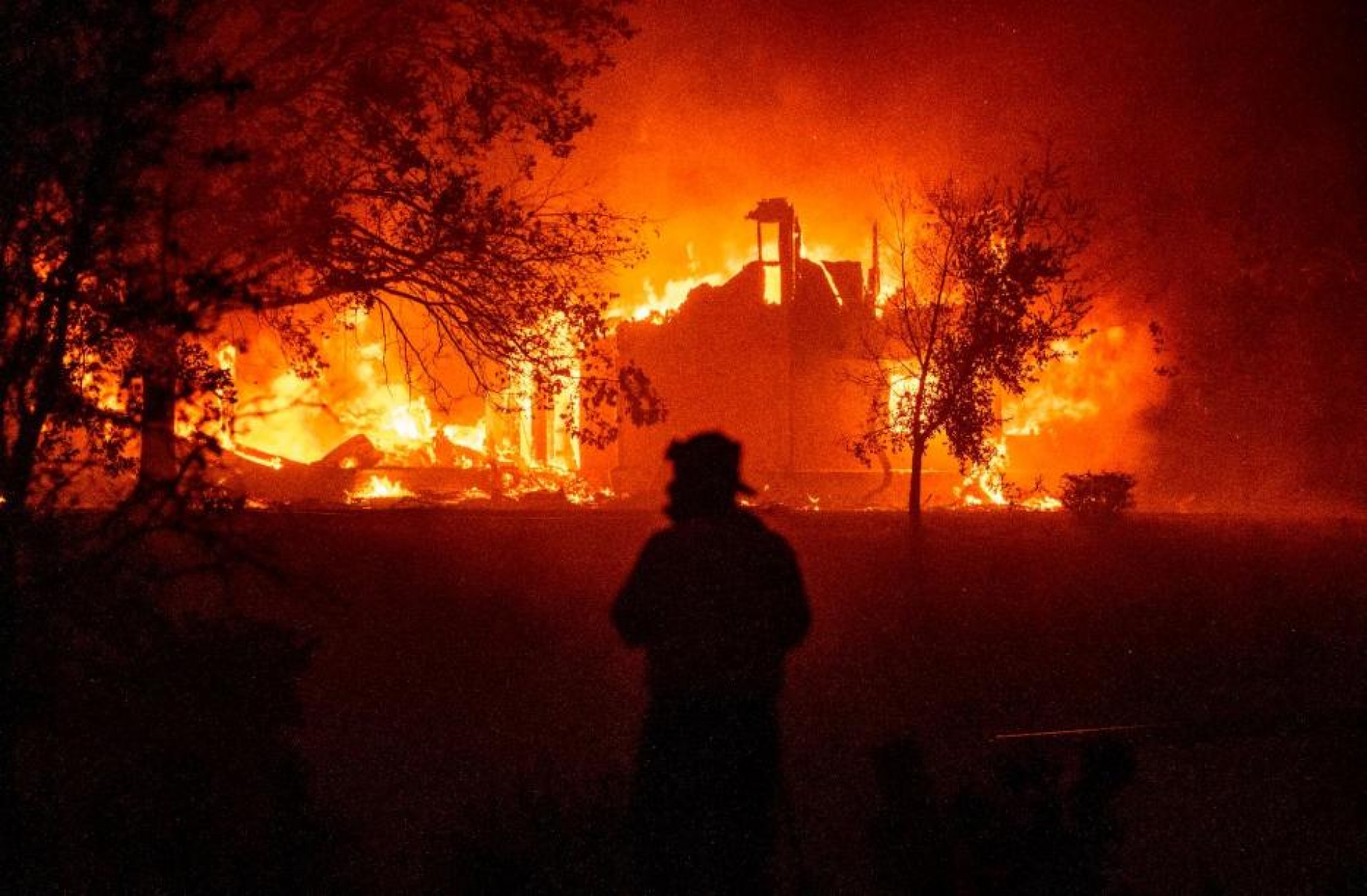 California declara estado de Emergencia por incendios forestales