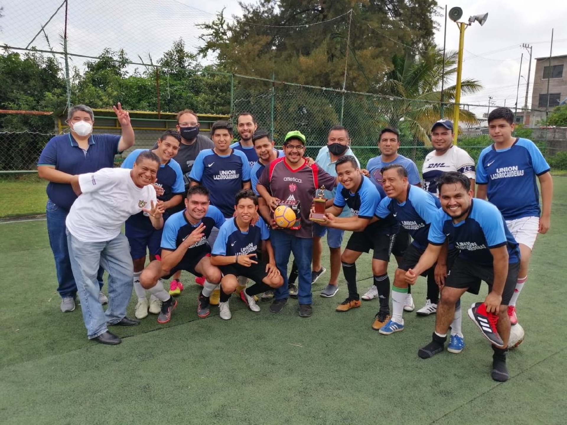 Campeones e invictos