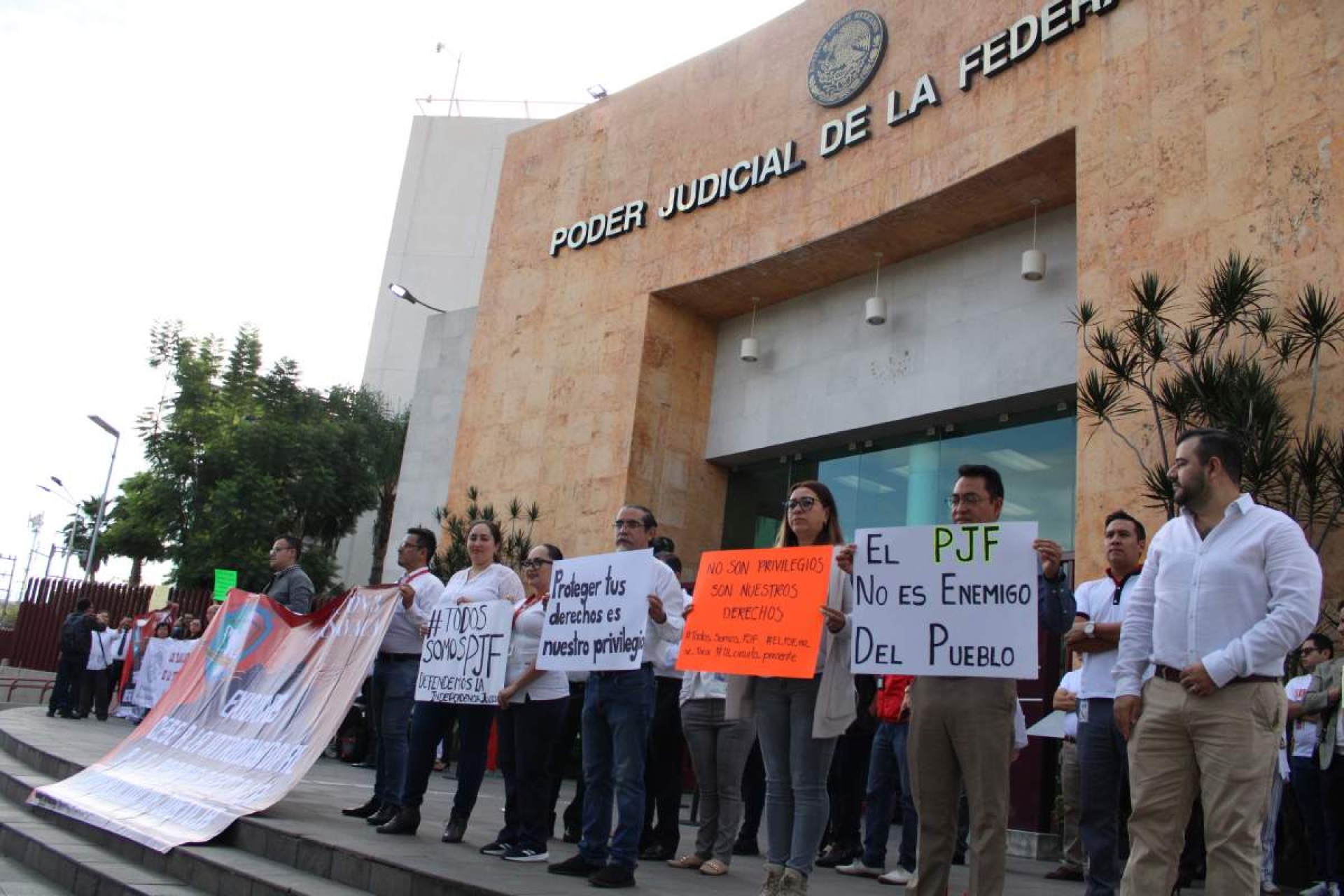Sindicalizados del PJF temen se afecten prestaciones