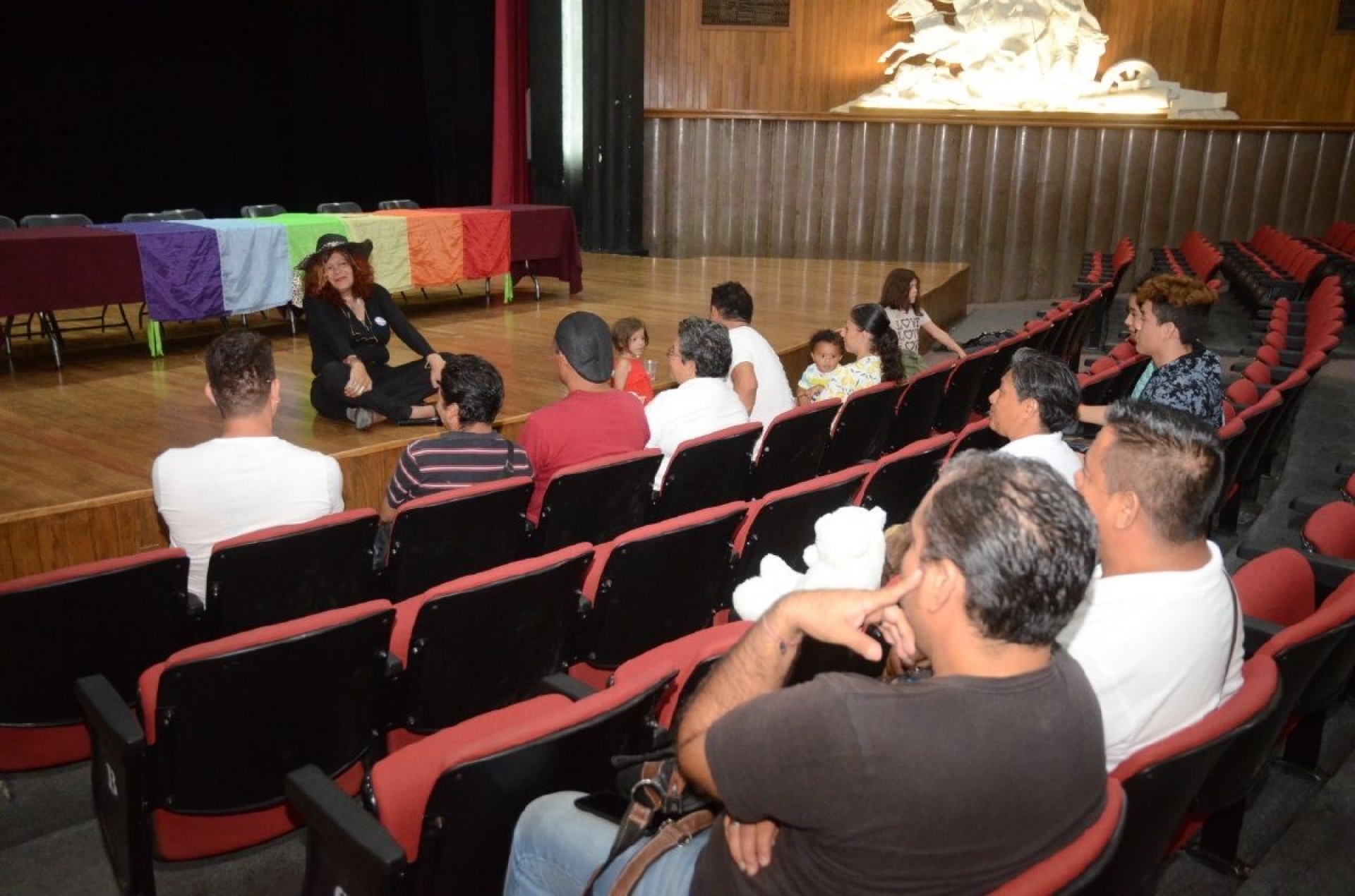 Realizan foro por la defensa de derechos de comunidad LGBTTTI