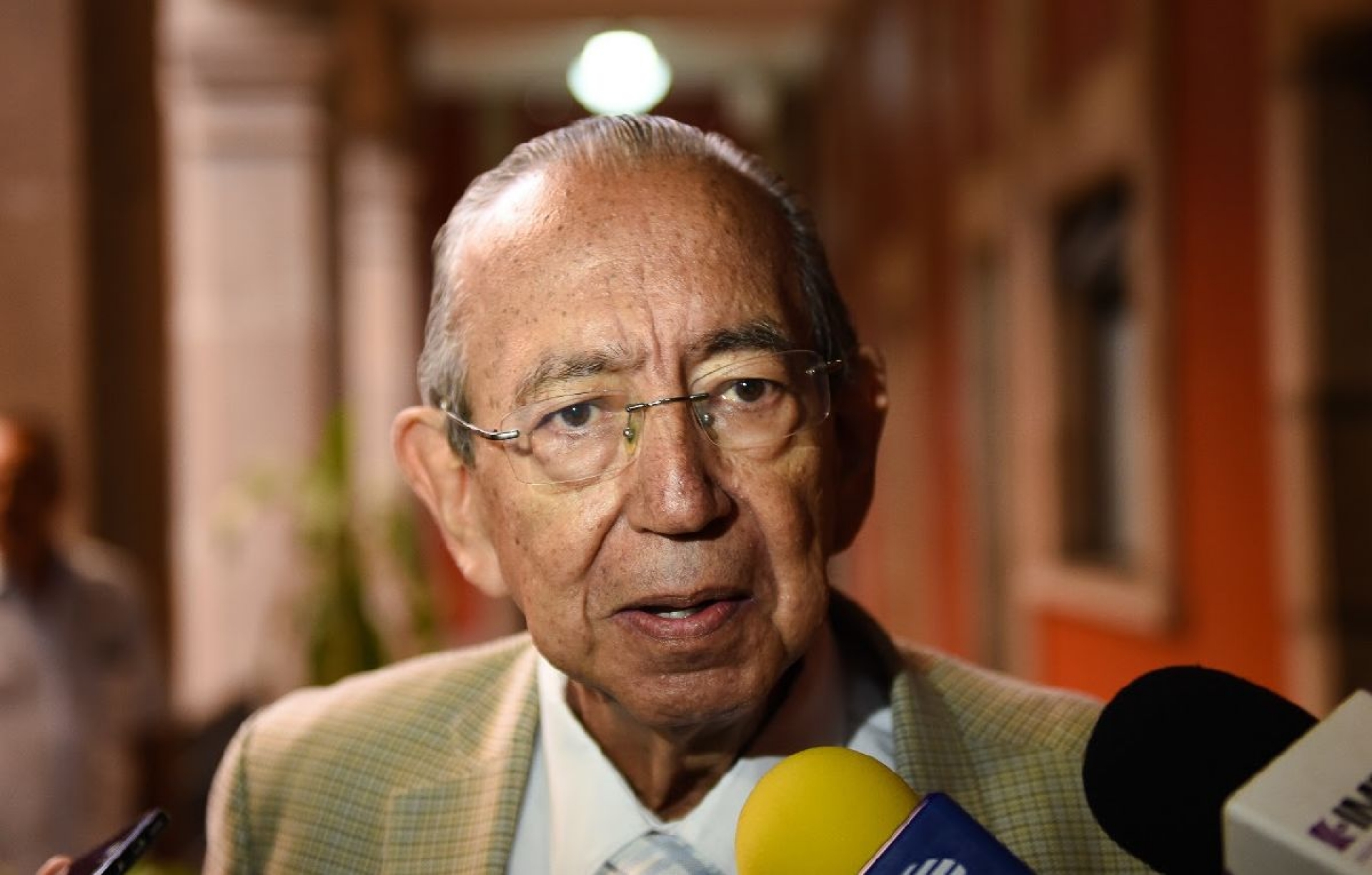 Maestros serán reinstalados