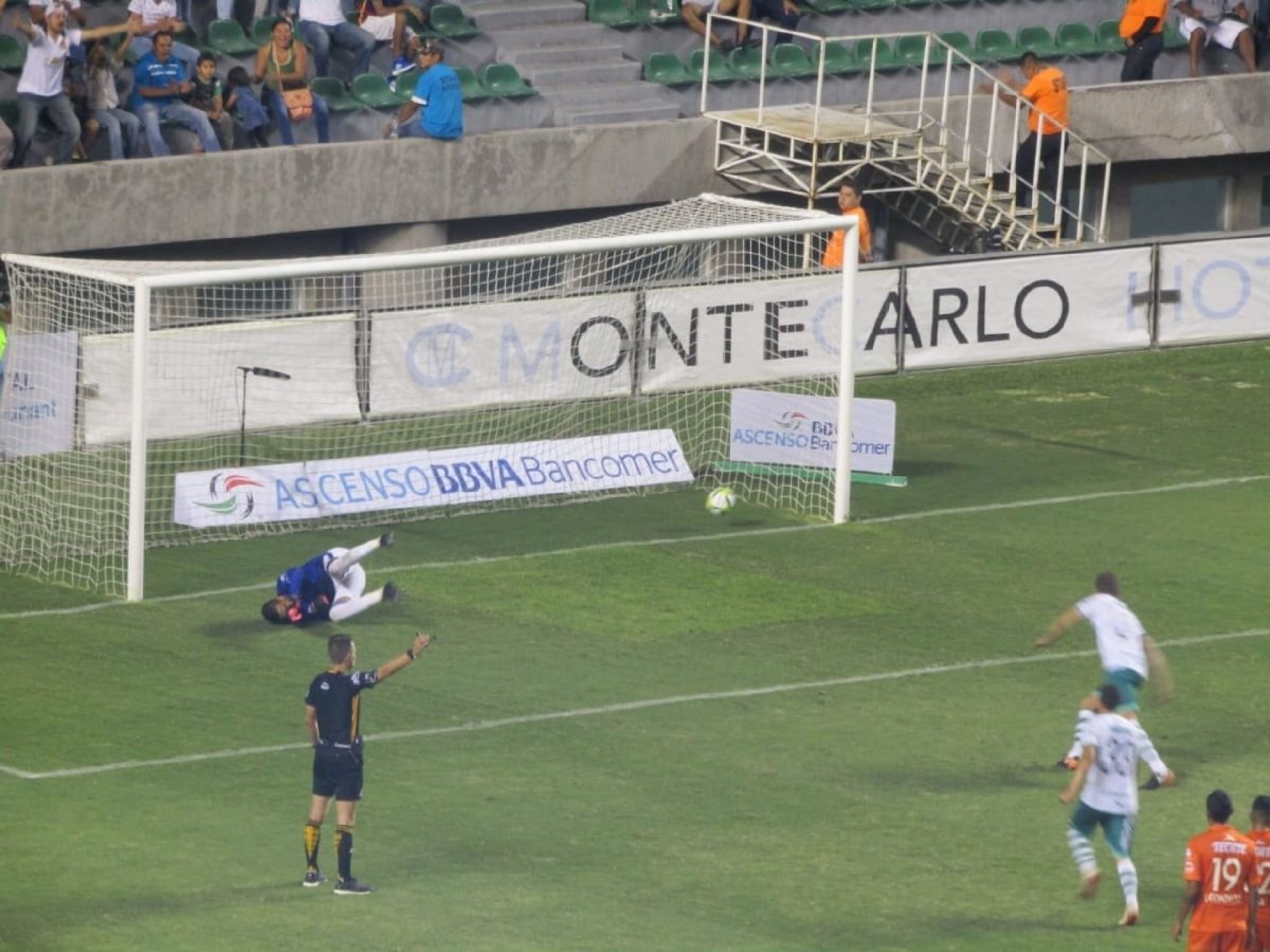¡Agónico empate en el “Coruco”!