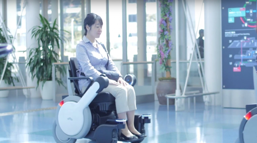 Panasonic comenzó a probar sillas de ruedas autónomas en un aeropuerto japonés