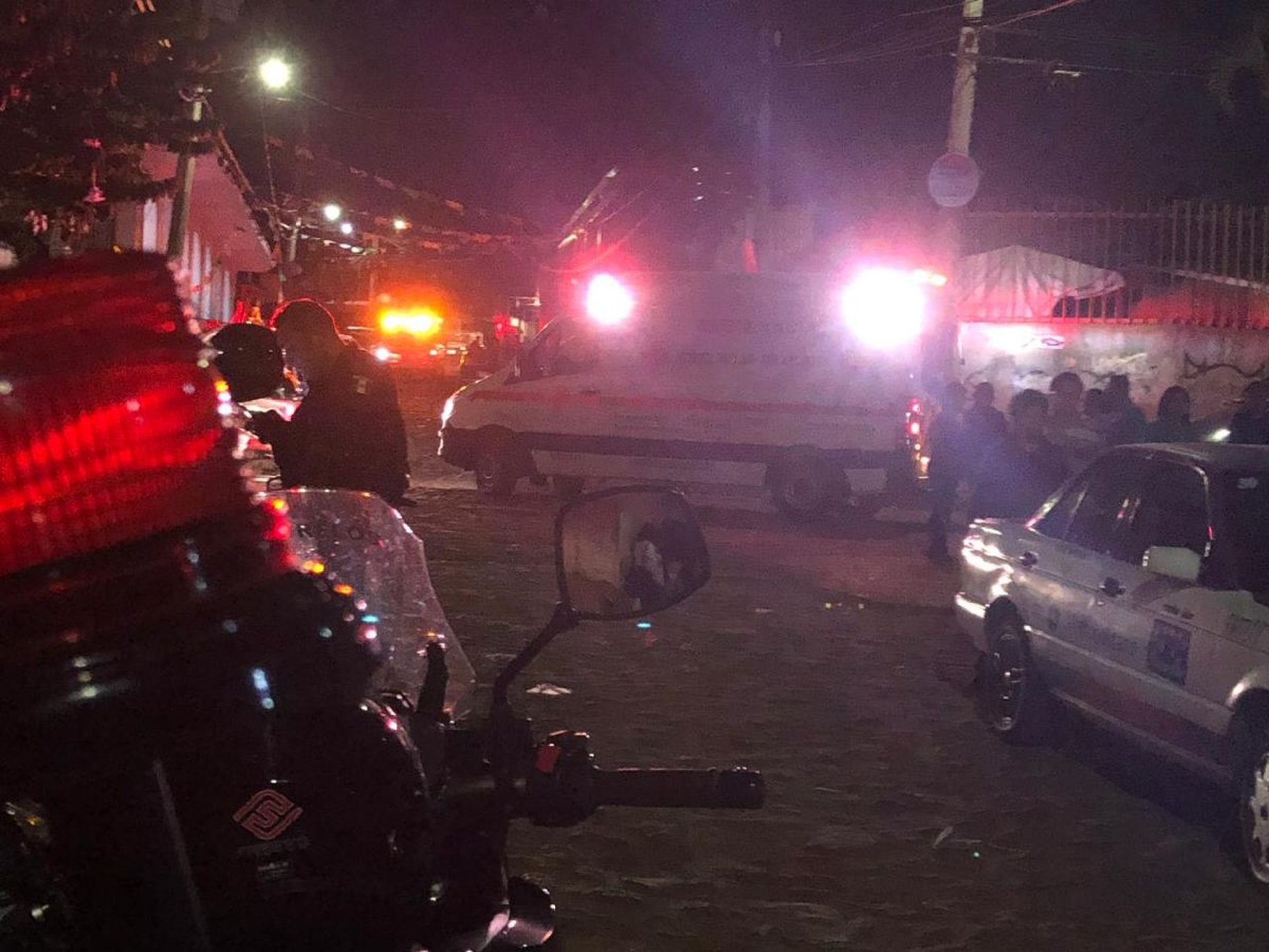 Balean a dos hombres en Santa María Ahuacatitlán