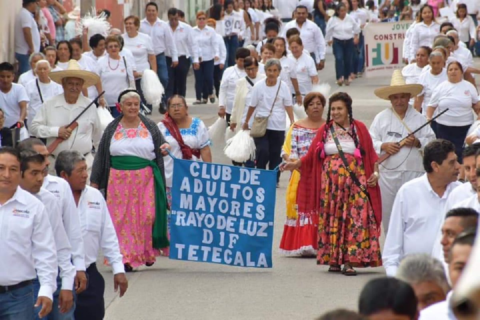 Reportan saldo blanco en desfiles del corredor poniente