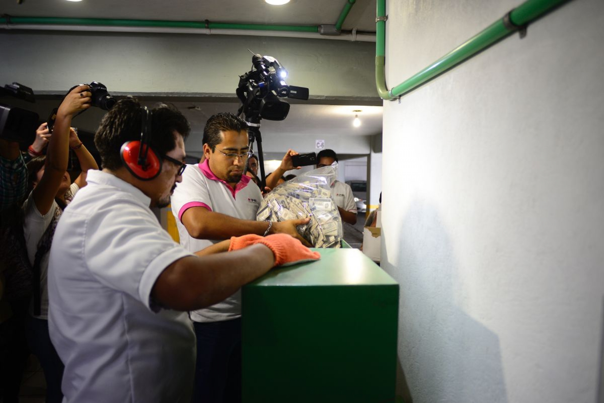 Destruye el INE casi 20 mil credenciales de elector inválidas