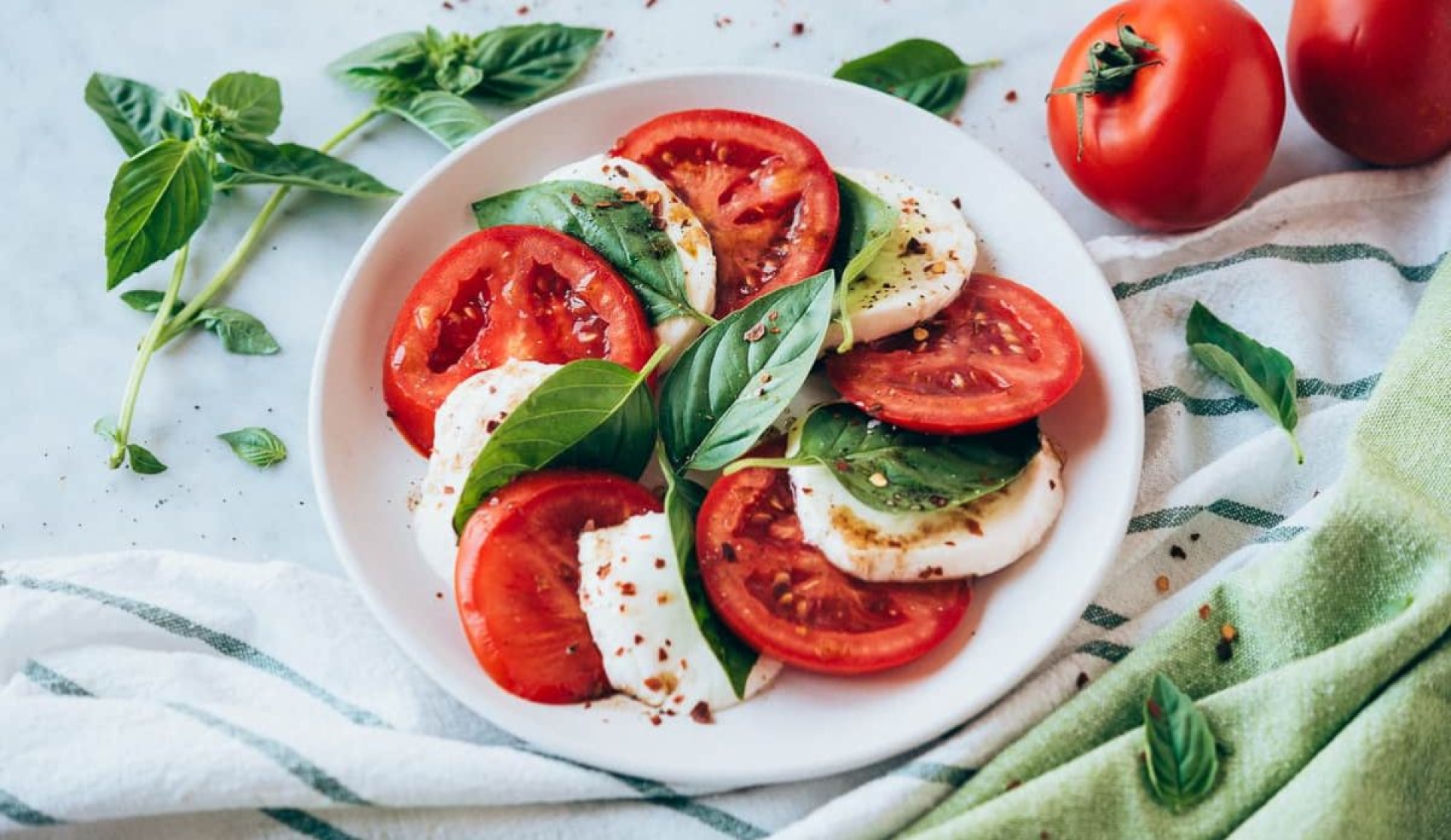 Caprese fresca y ligera: receta sencilla para días calurosos