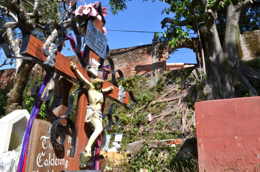 Los muertos y los días