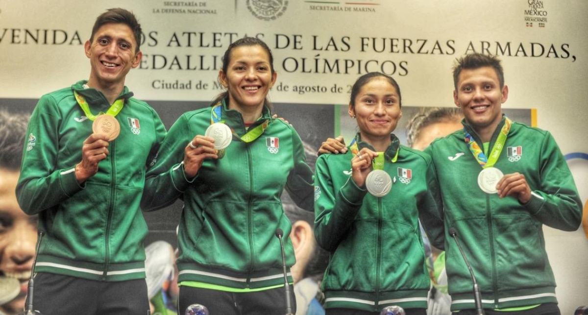 Medallistas olímpicos llegan a CDMX
