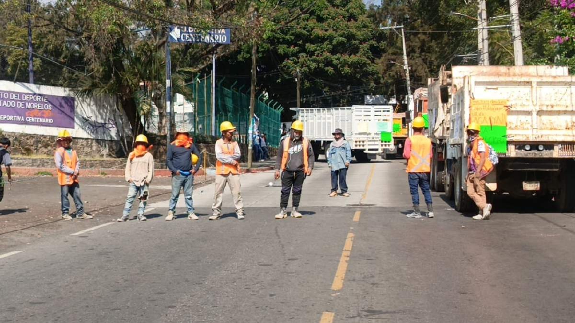 Con bloqueo, constructoras reclaman pagos
