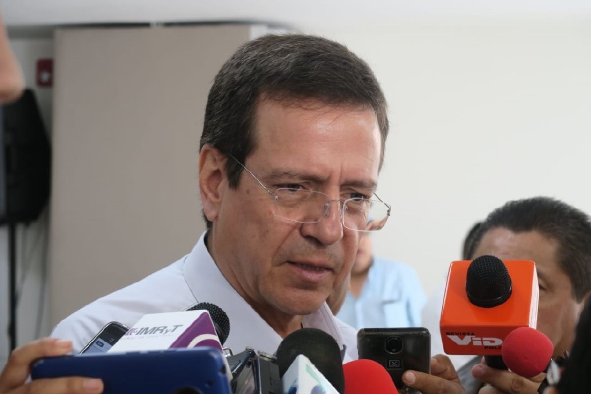 Contemplan 180 mdp para evitar destitución de alcaldes
