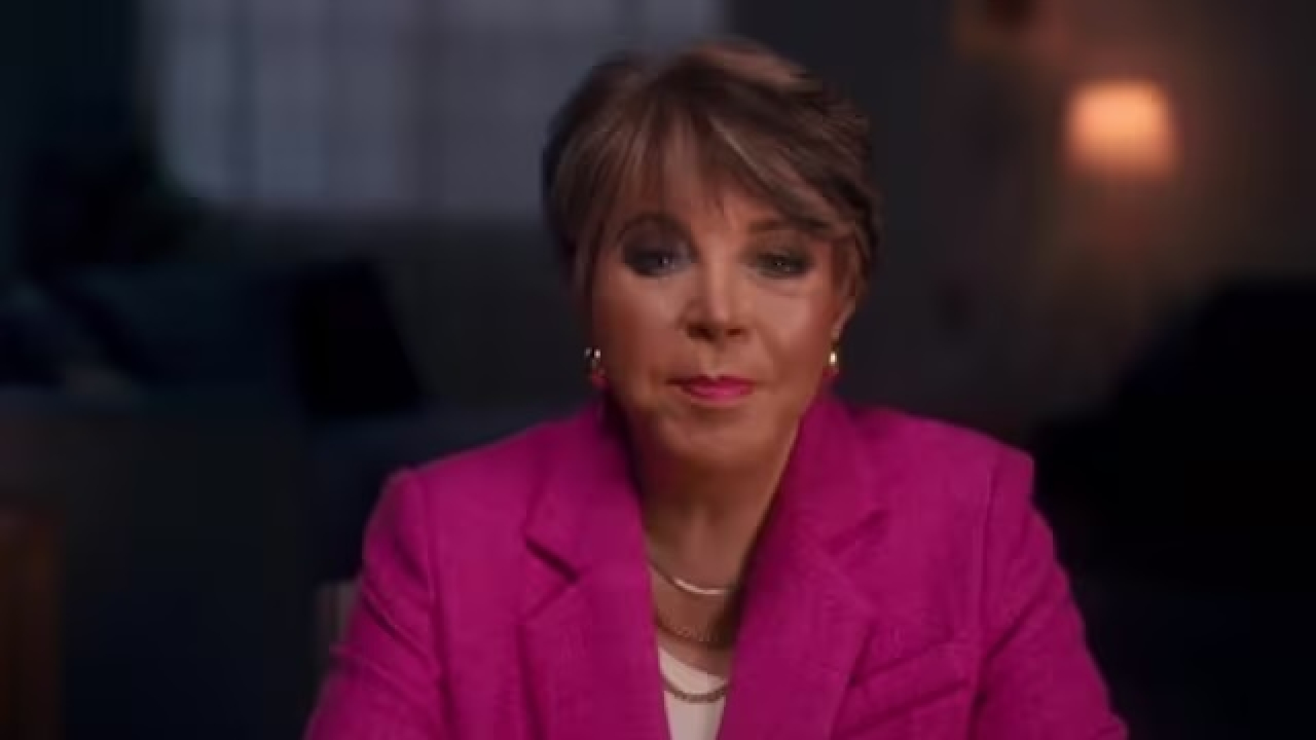 Lolita Ayala desesperada por preguntas sobre su salud, lanza un 'déjenme en paz' a reporteros