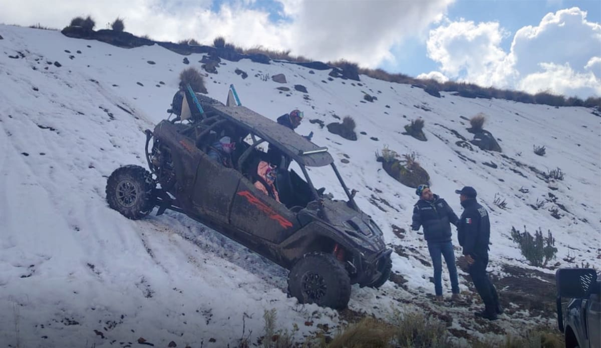 Detienen a conductor por ingresar vehículo Razer al Nevado de Toluca