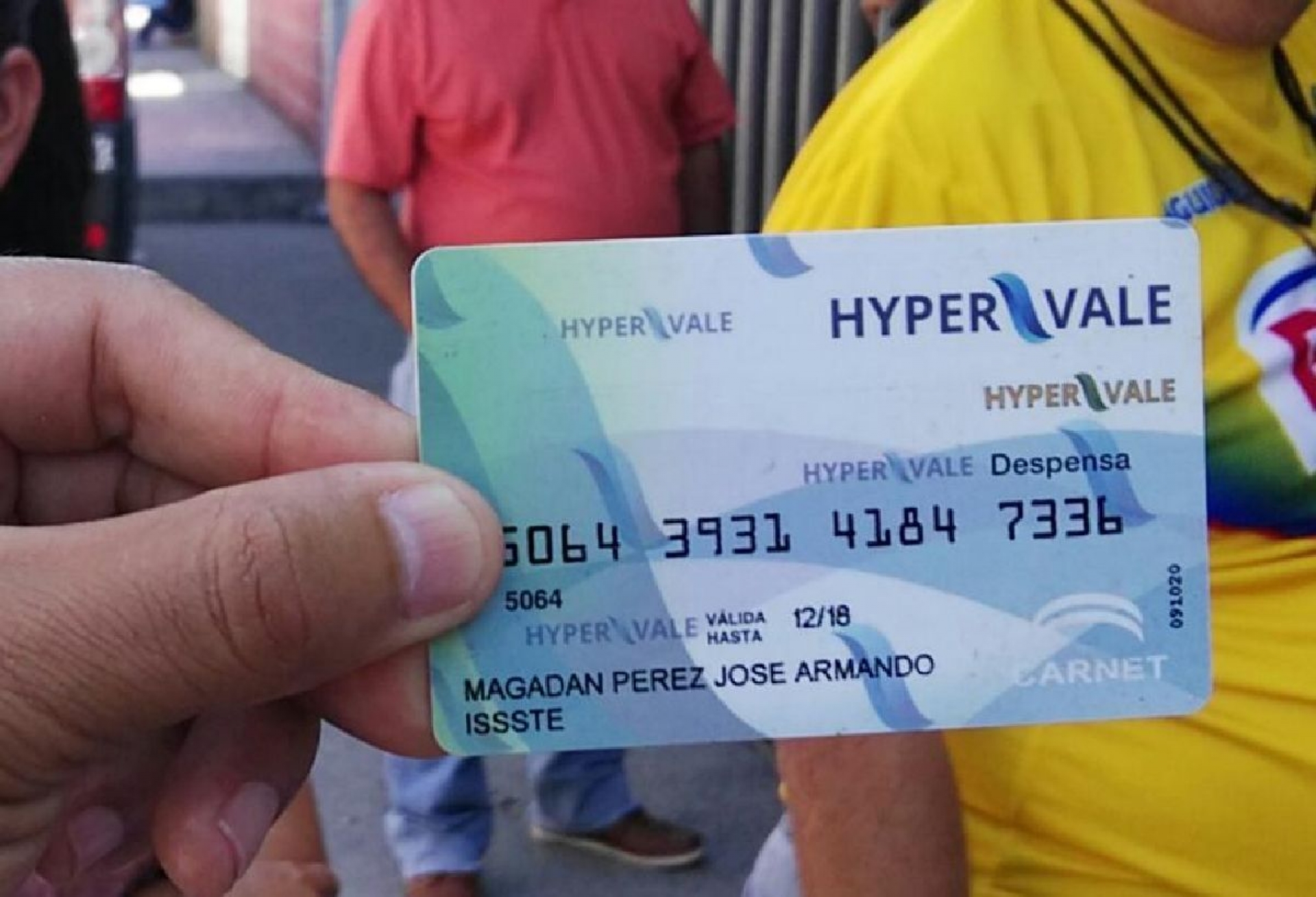 Denuncian trabajadores del ISSSTE de Jojutla fraude en las tarjetas de vales