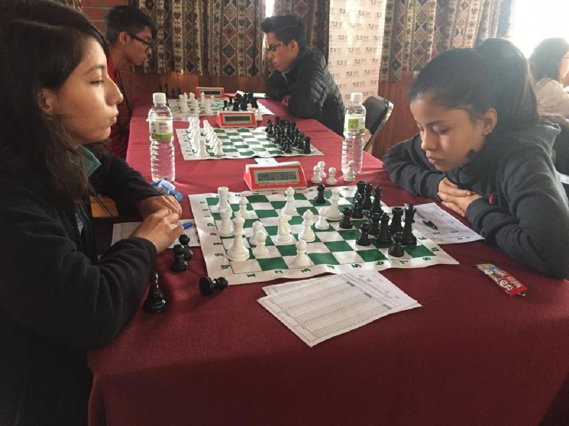 Morelenses dan cátedra de ajedrez en Tlaxcala