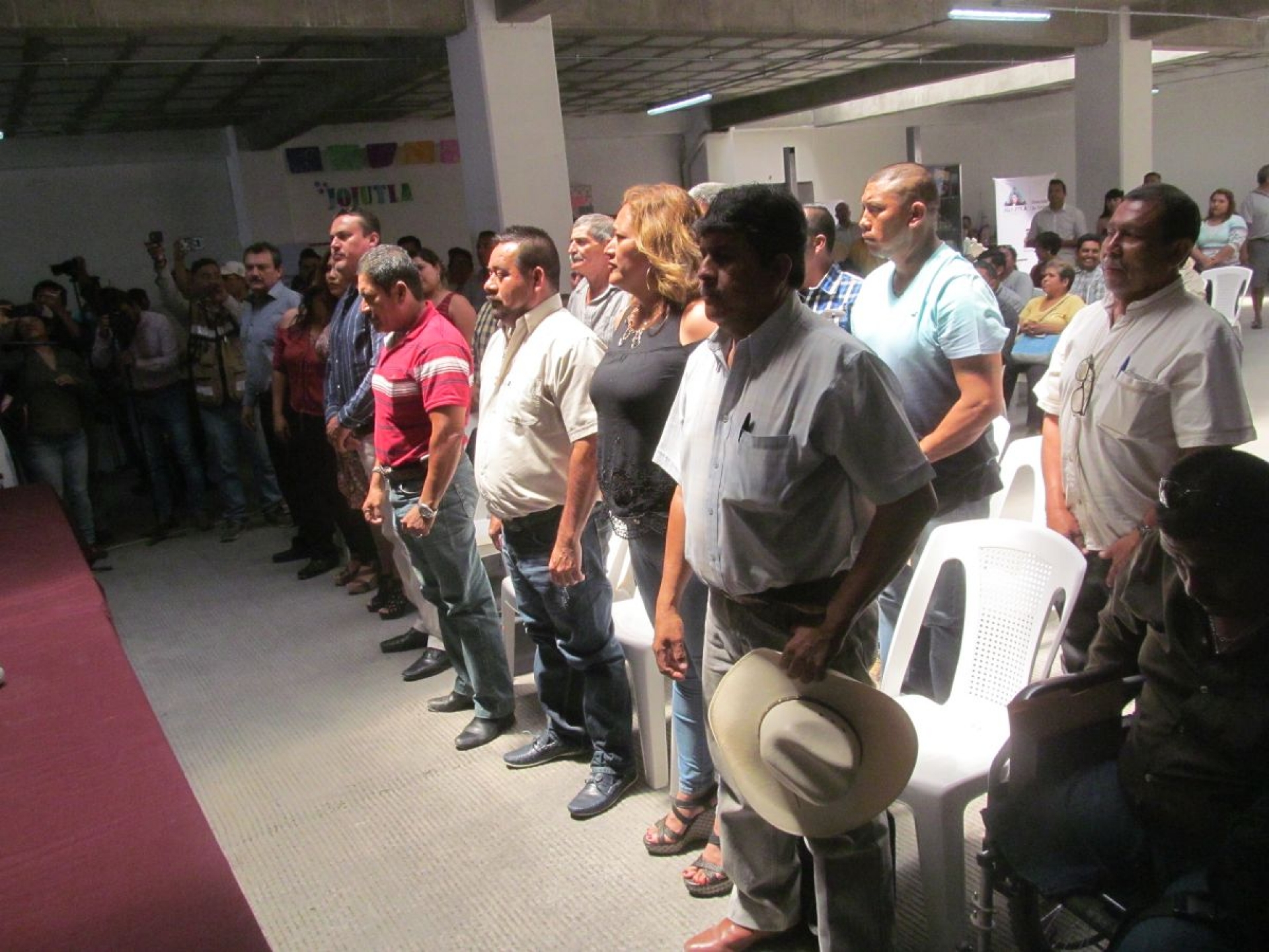 Toman protesta ayudantes municipales