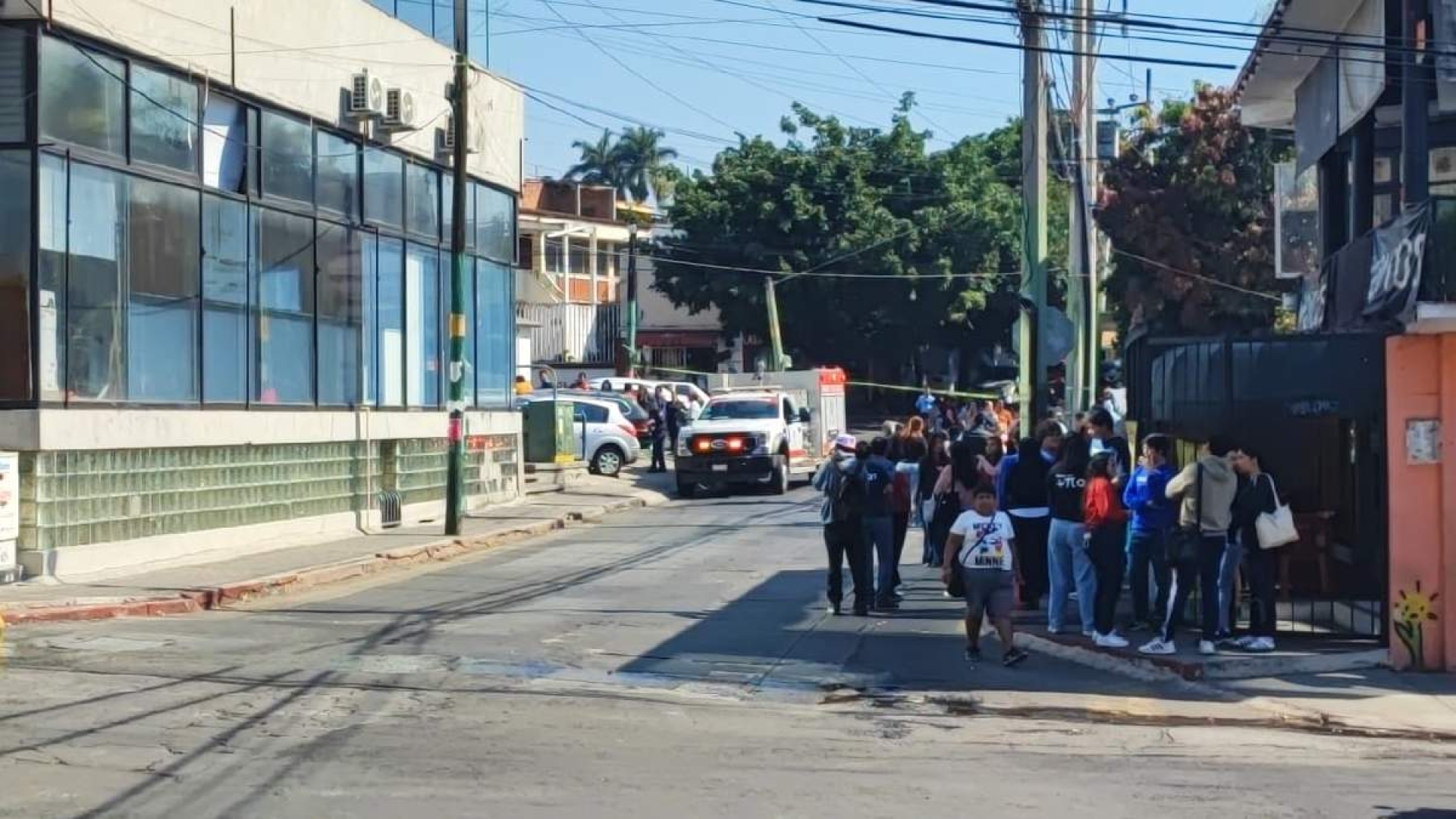 Evacúan a más de 150 personas por fuga de gas