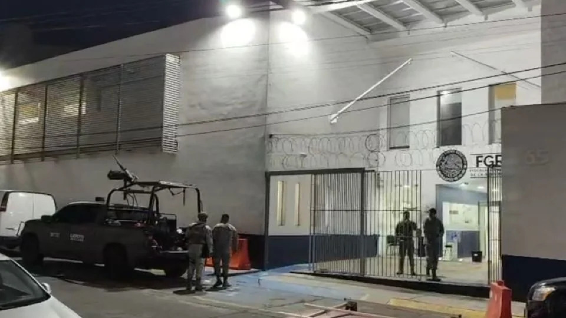 Capturan a 17 presuntos sicarios vinculados a explosión de 'narcomina' en Michoacán