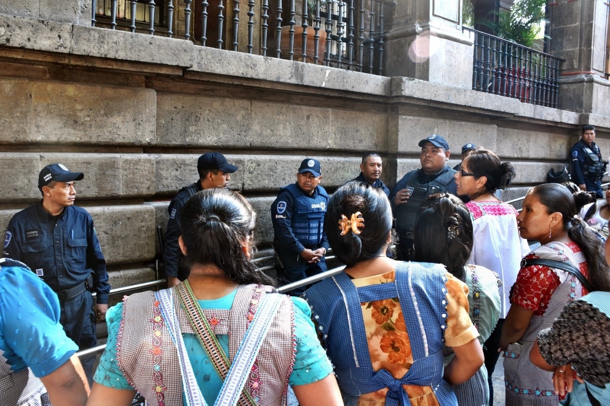 Ambulantes no aceptan ser reubicados en mercados