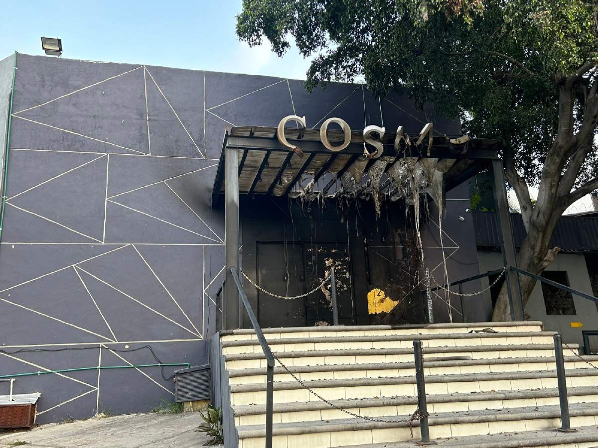 Queman fachada de un bar en Cuernavaca