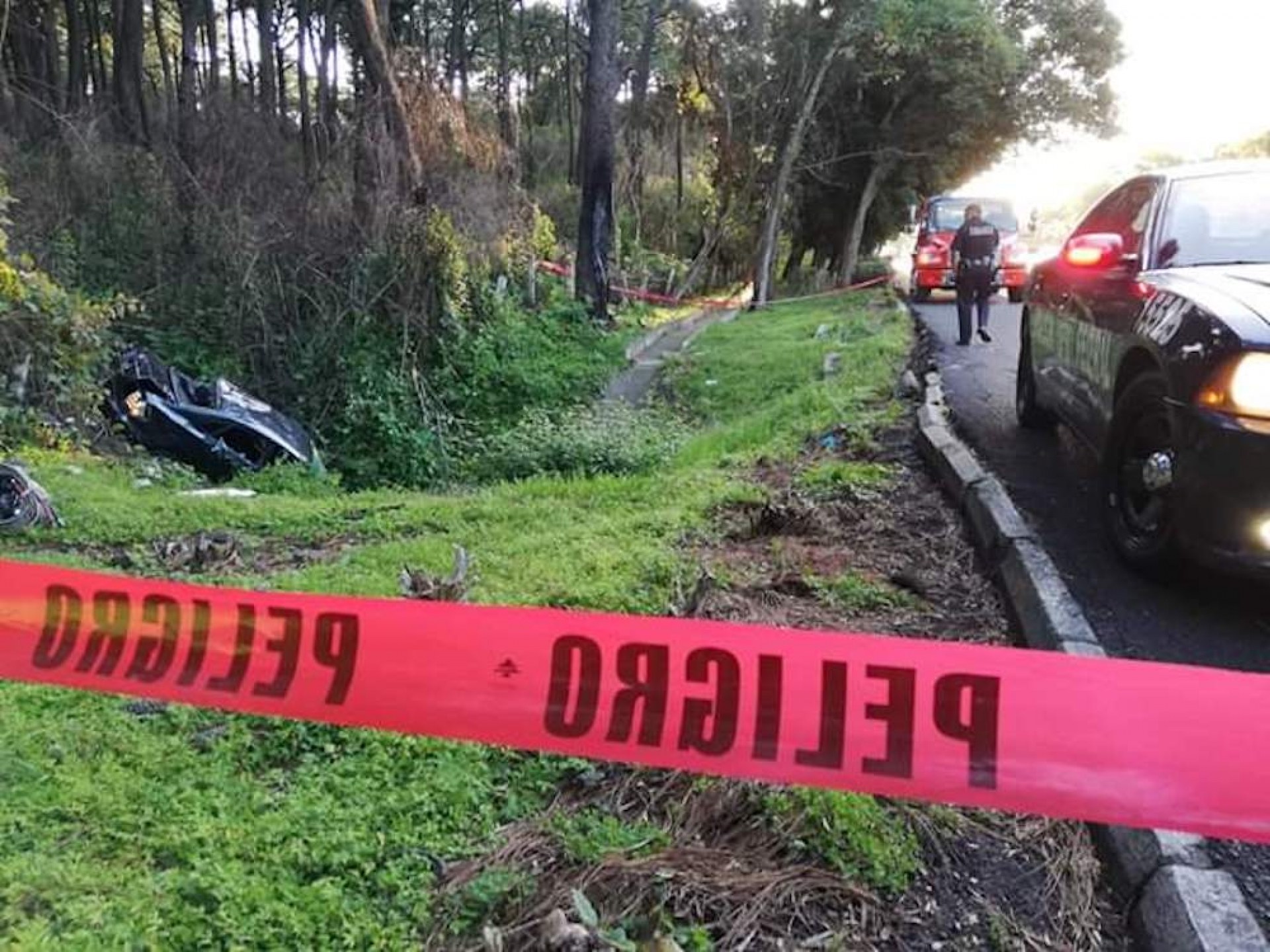 Volcadura de un auto deja una mujer sin vida