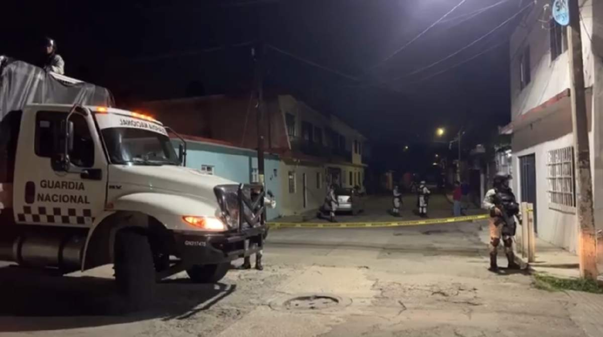 Lanzan artefacto explosivo contra tortillería
