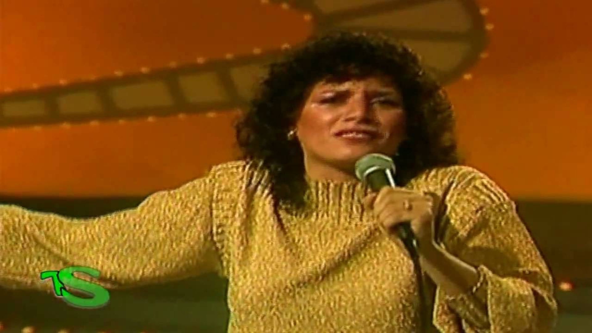 Denisse de Kalafe revela que escribió 'Señora, Señora', su icónica canción del Día de las Madres, en una bolsa de papel