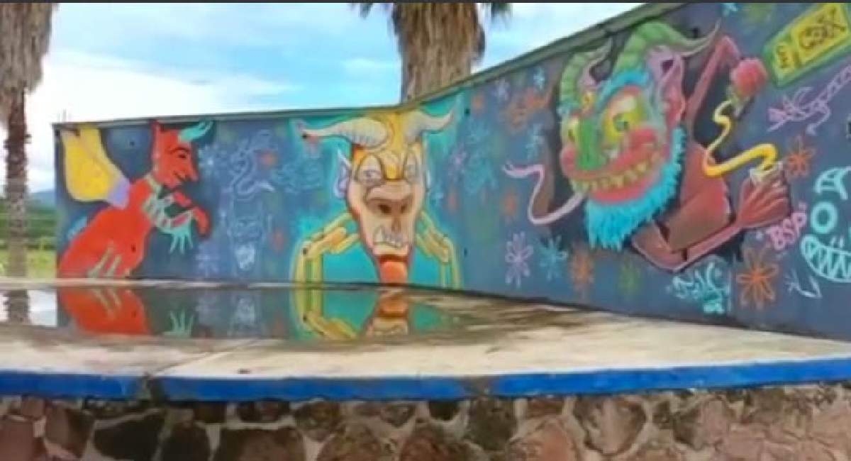 Enésima petición para que se rehabilite zona de la biblioteca