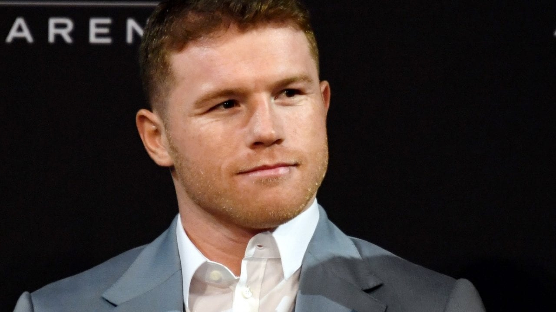 ‘Canelo’ Álvarez y su nuevo Ferrari, uno de los más exclusivos del mundo