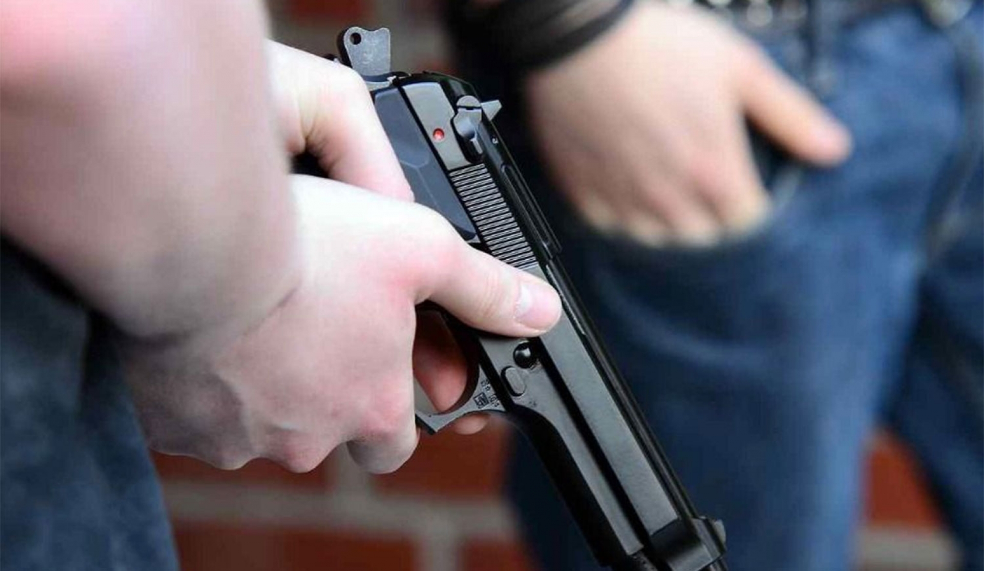 Lo amenazaron con pistolas para robarle su moto