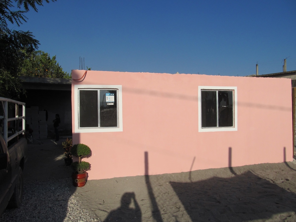 Fundación entrega cuatro casas a damnificados de Jojutla