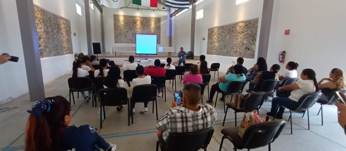 Capacitan a servidores de Jojutla acerca de la actividad del Popocatépetl
