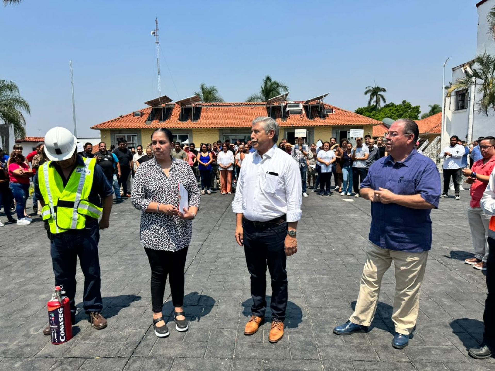Evacuan en minuto y medio a trabajadores capitalinos durante Simulacro Nacional 2026 de alerta sísmica
