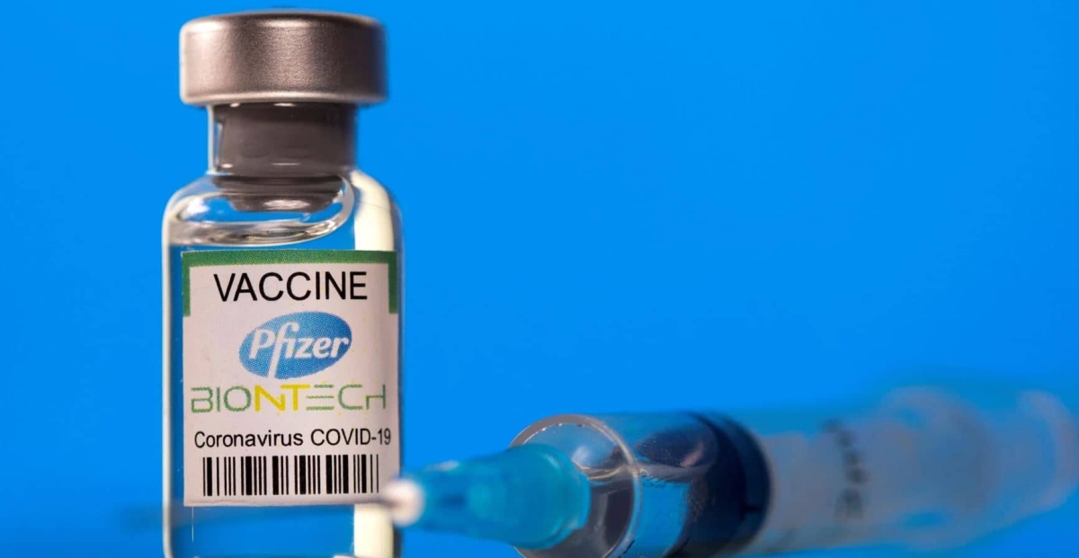 Pfizer trabaja en una versión de la vacuna COVID contra Ómicron