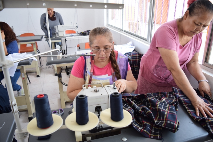 Sigue atrasada la entrega de uniformes escolares gratuitos