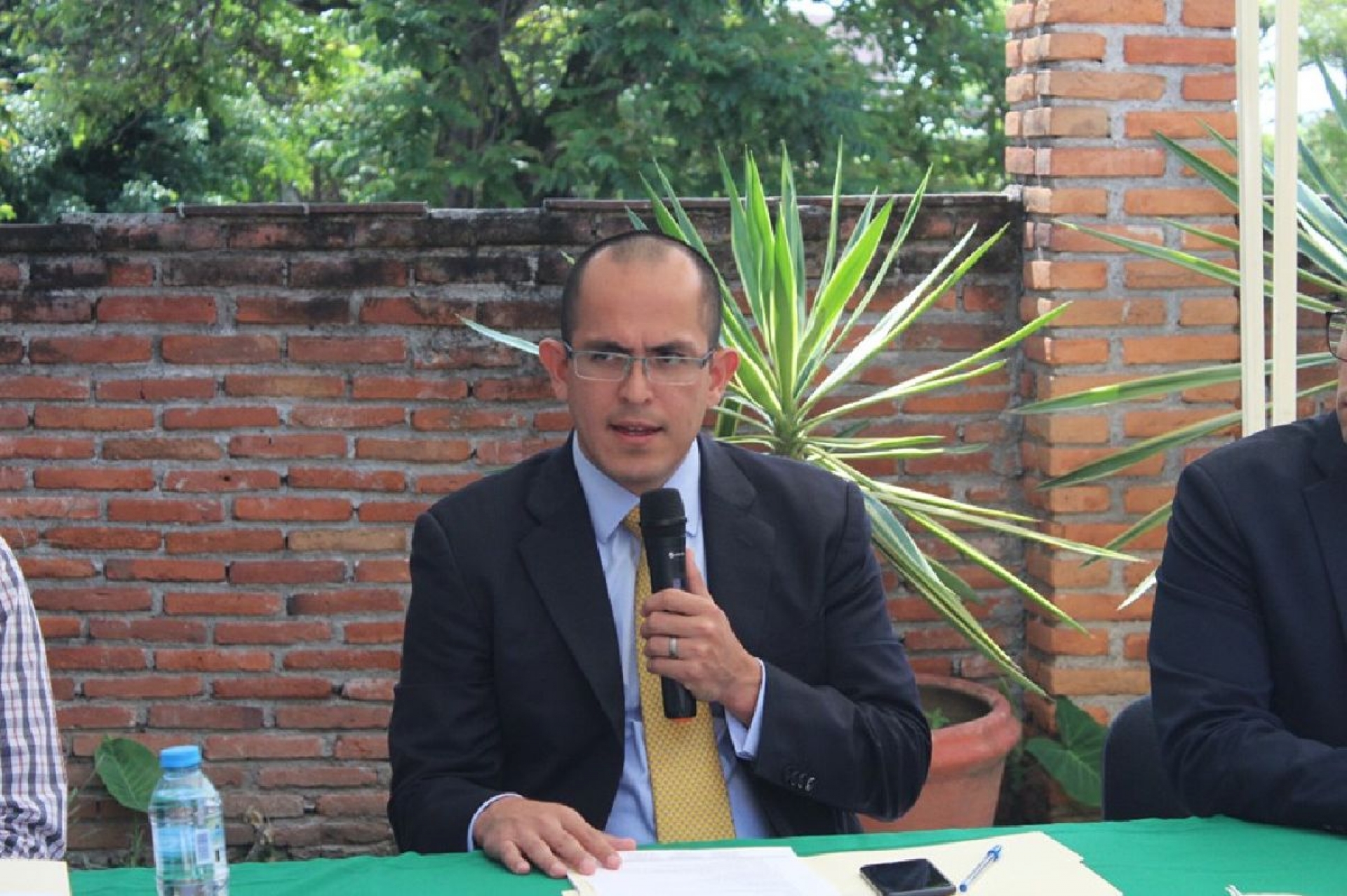 Fiscalía está obligada a investigar ejecución de familia: ombudsman