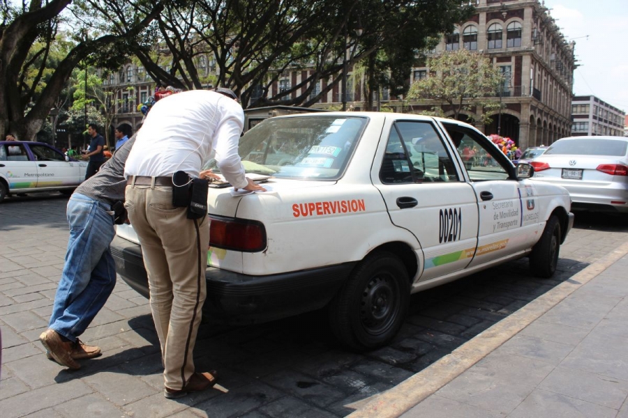 Aseguran que en 15 días fueron detenidos más de 300 taxis