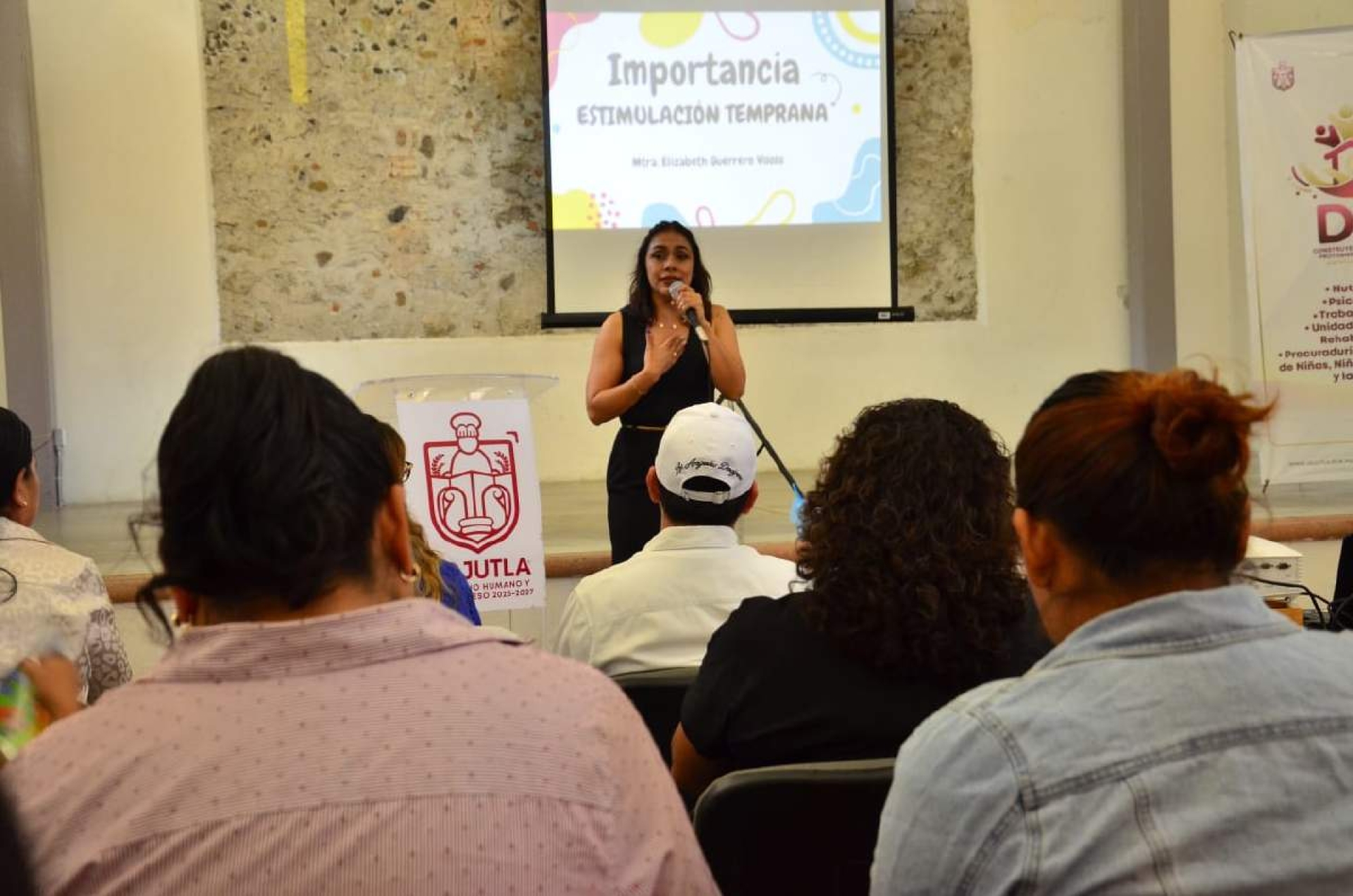 Capacitan a docentes de Jojutla en materia de estimulación temprana