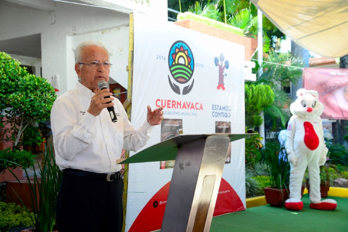 Hay déficit de servicios médicos de alta especialidad: Esparza Saucedo