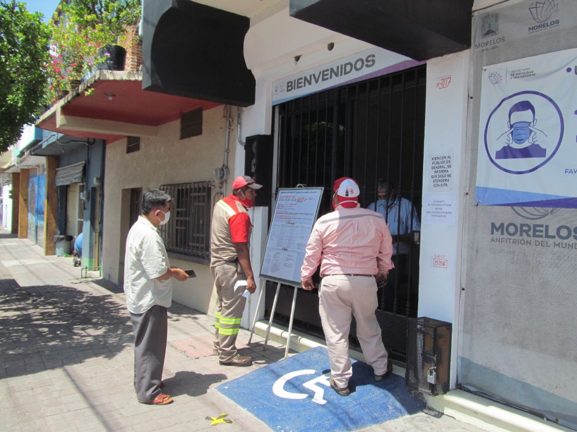 Transportistas del sur reciben préstamo para compra de gasolina