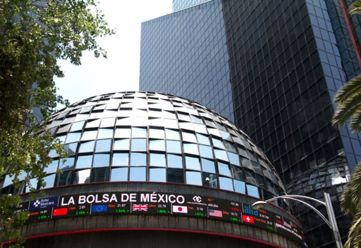 Bolsa Mexicana de Valores pierde en apertura tras racha de alzas
