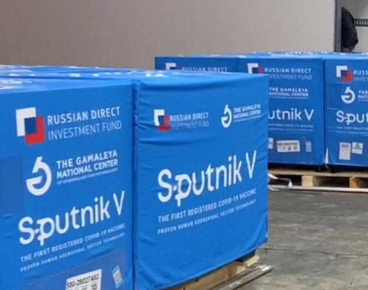 Llega a México sustancia activa para envasar vacuna "Sputnik V"