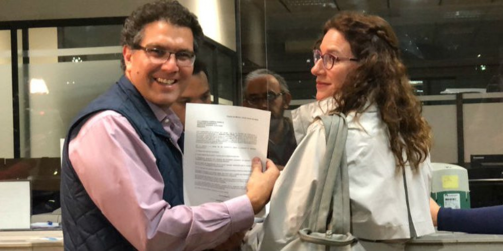 Ríos Piter se registró como candidato a la Presidencia ante INE