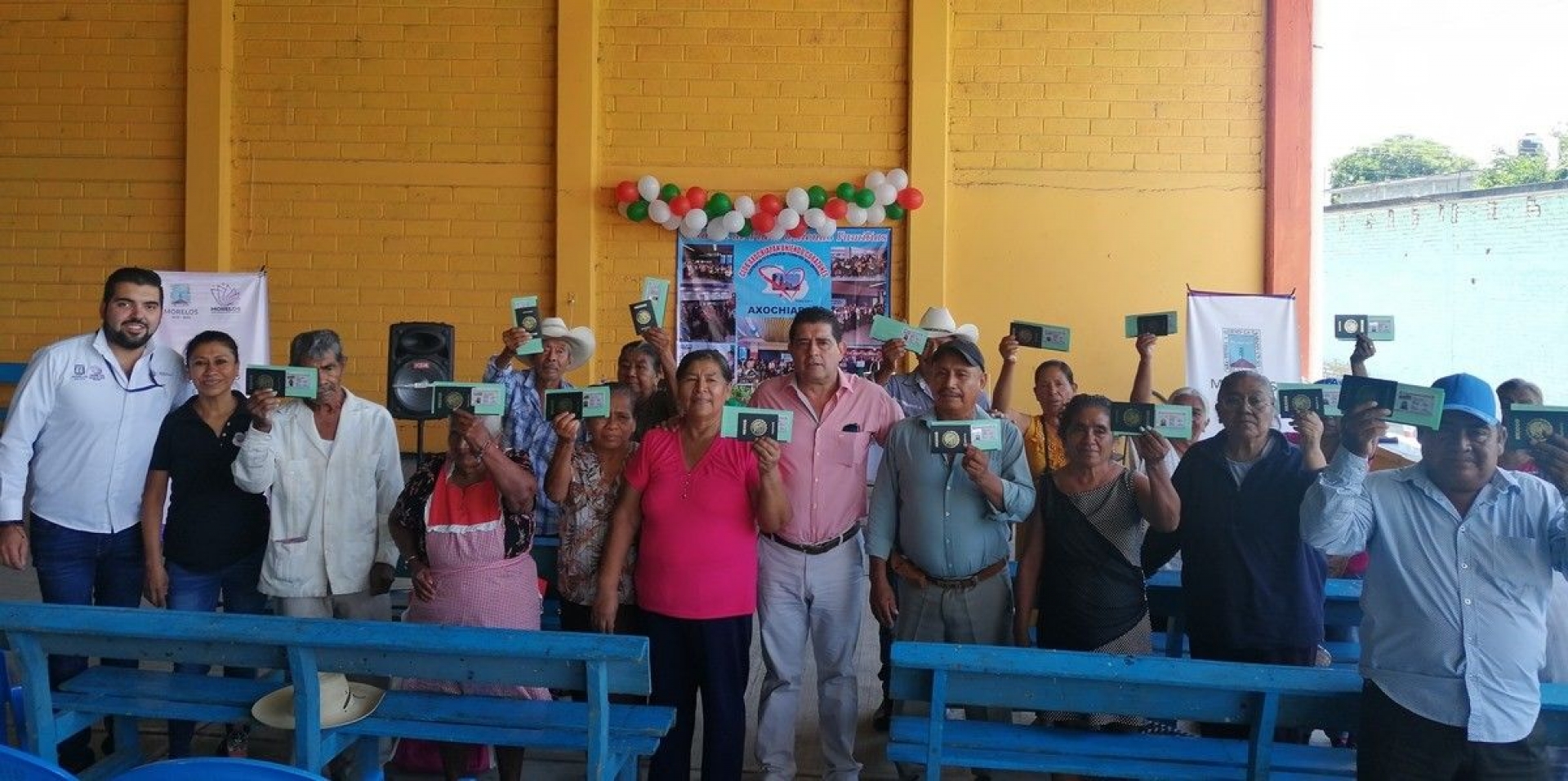 Adultos mayores de Axochiapan se reencontrarán con sus familias