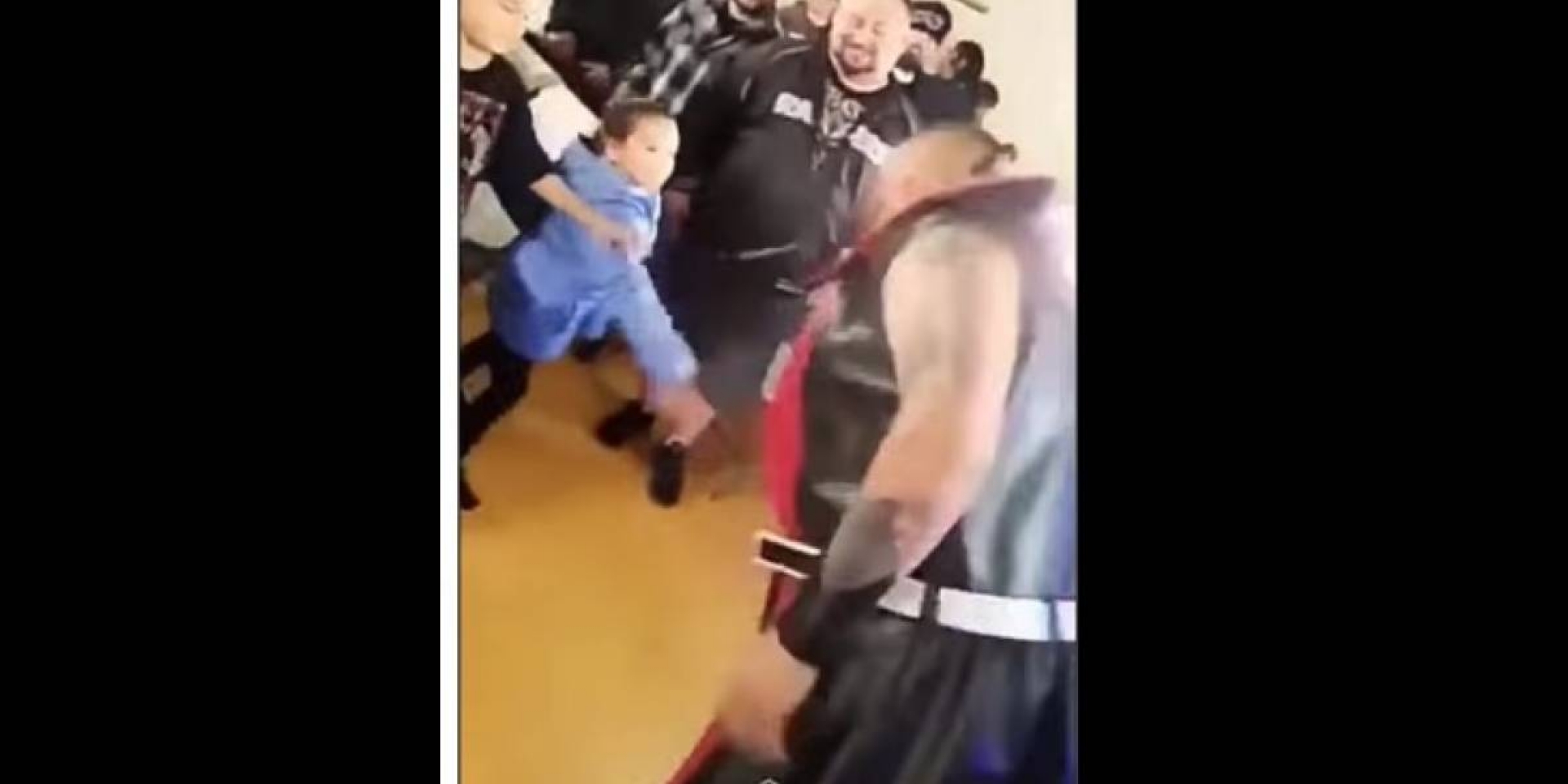 VIDEO: Luchador escupe a una niña y el padre le da una golpiza