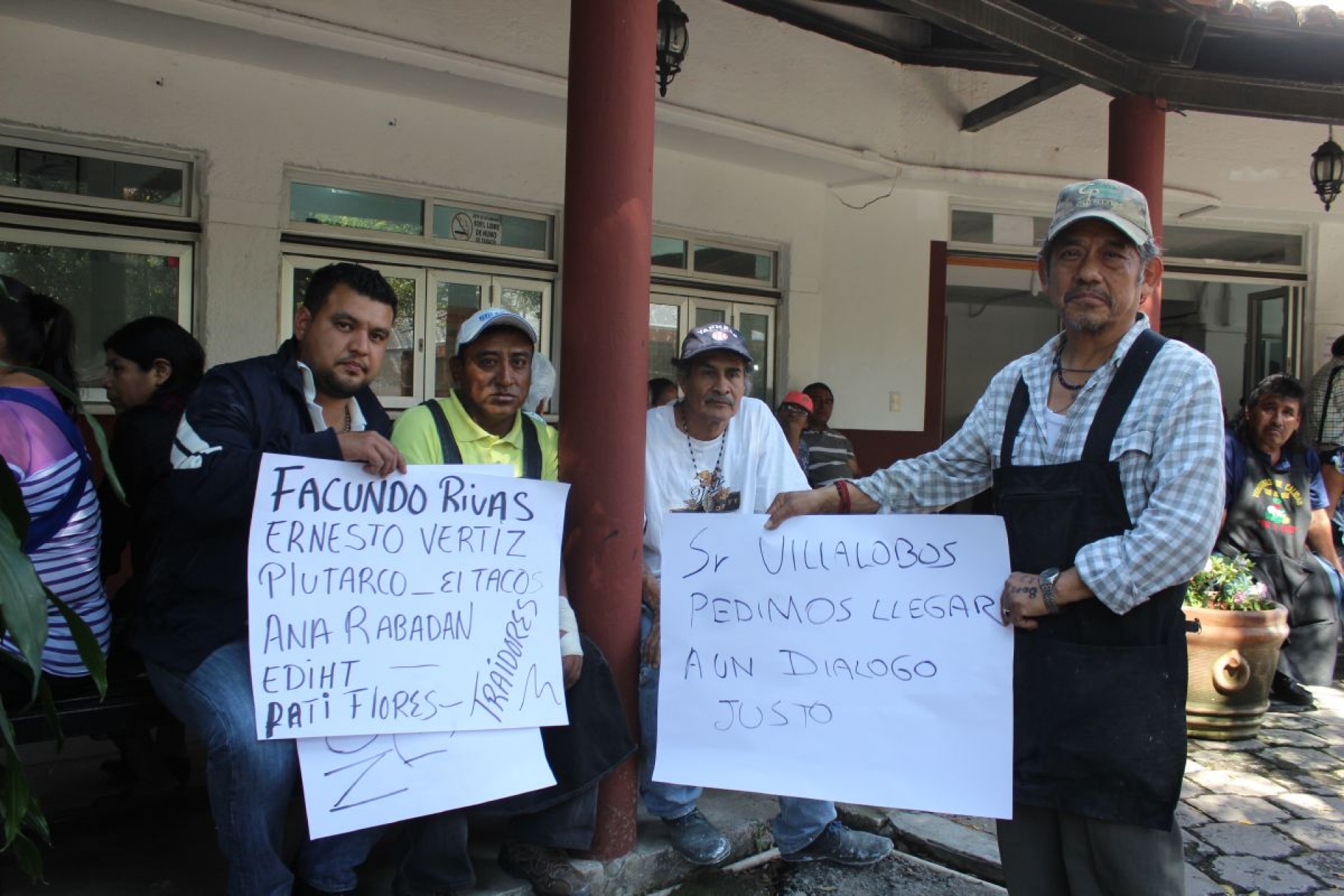 Se inconforman locatarios contra nuevo director del mercado ALM