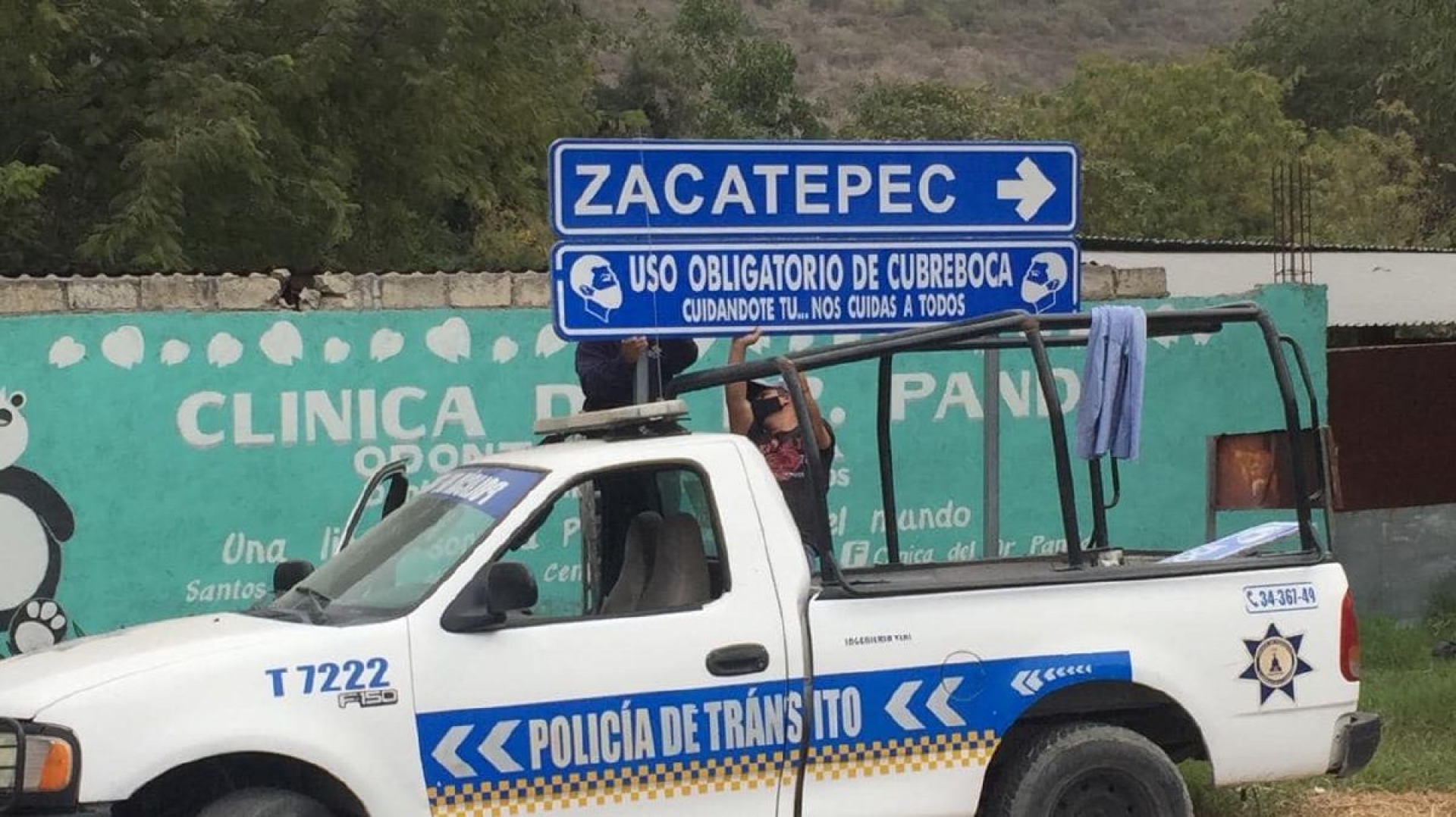Colocan letreros para recordar uso obligatorio del cubrebocas en Zacatepec
