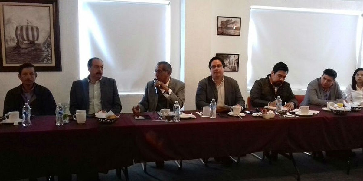 Al momento: Se reúne director del Centro SCT Morelos con el Colegio de Ingeniería